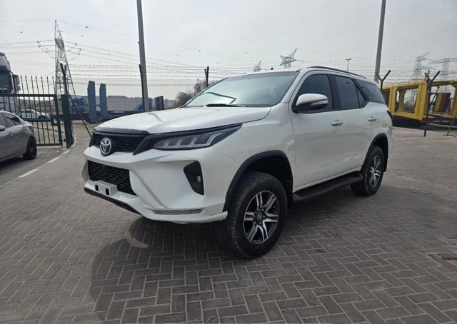 TOYOTA Fortuner