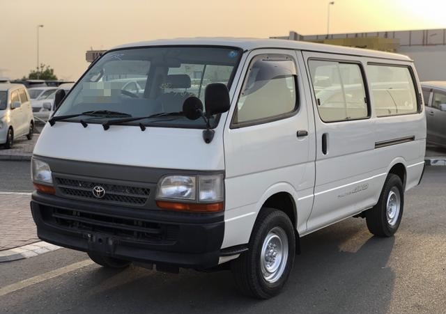 TOYOTA HIACE