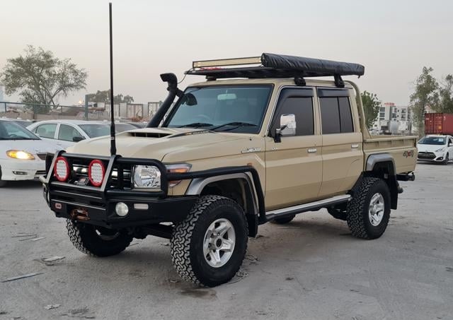 TOYOTA Land Cruiser