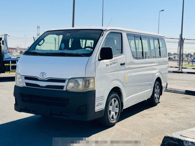 TOYOTA HIACE