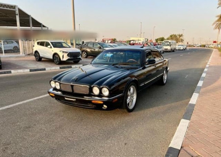 JAGUAR XJ SERIES