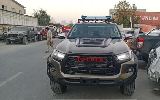 TOYOTA Hilux
