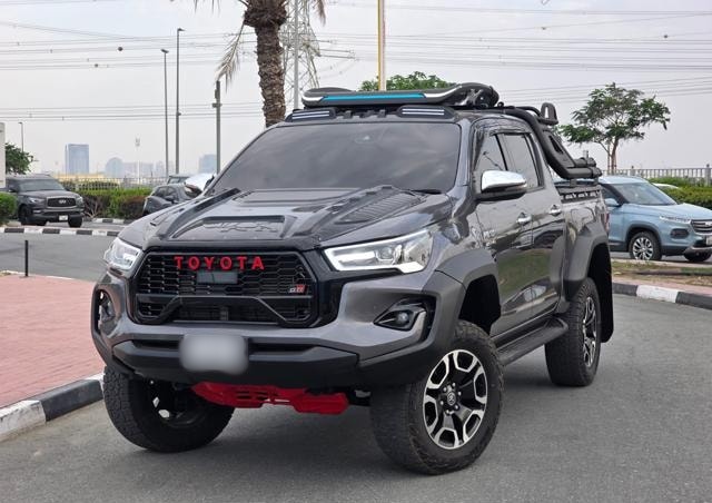 TOYOTA Hilux