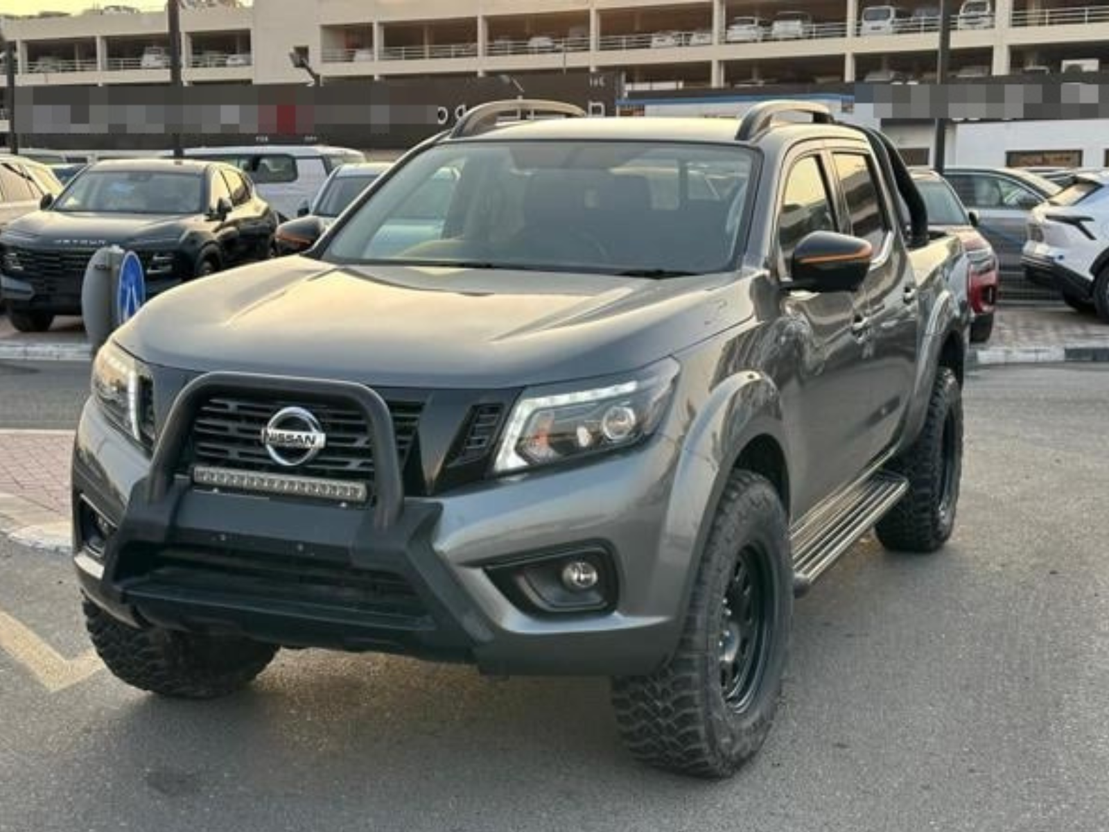 NISSAN Navara