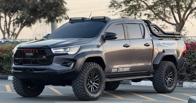 TOYOTA Hilux