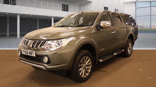 MITSUBISHI L200