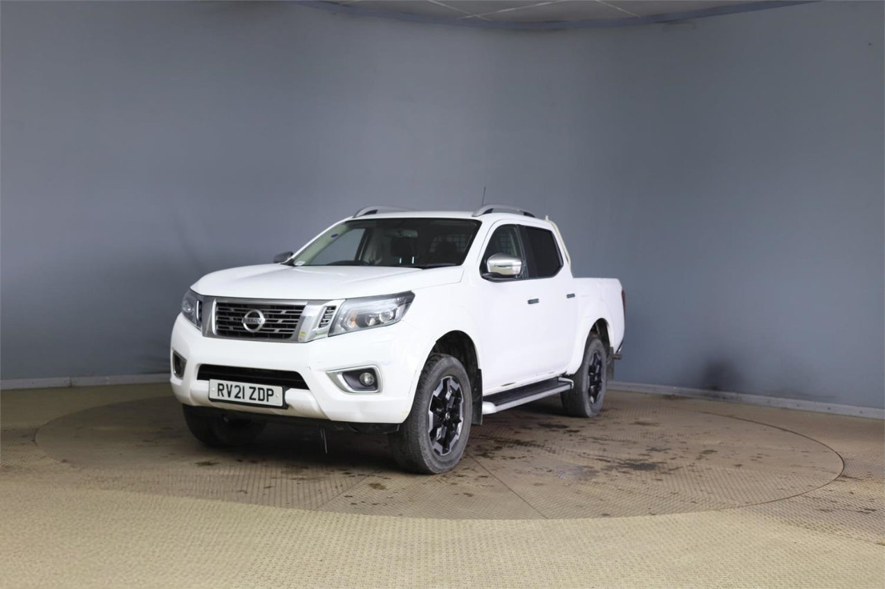 NISSAN Navara