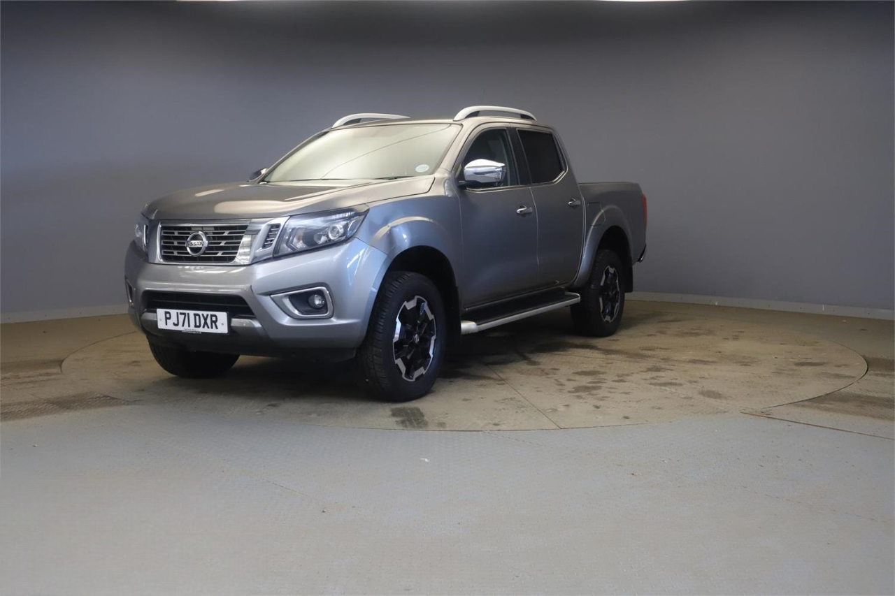 NISSAN Navara