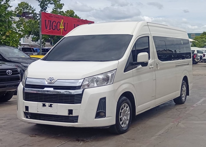 TOYOTA COMMUTER