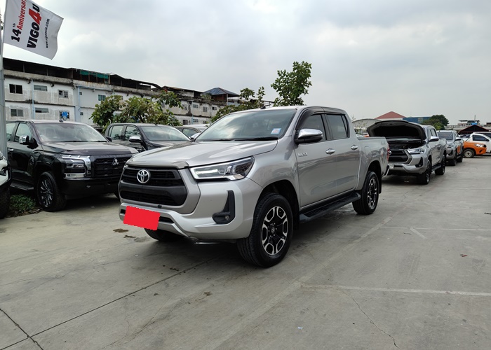 TOYOTA Hilux