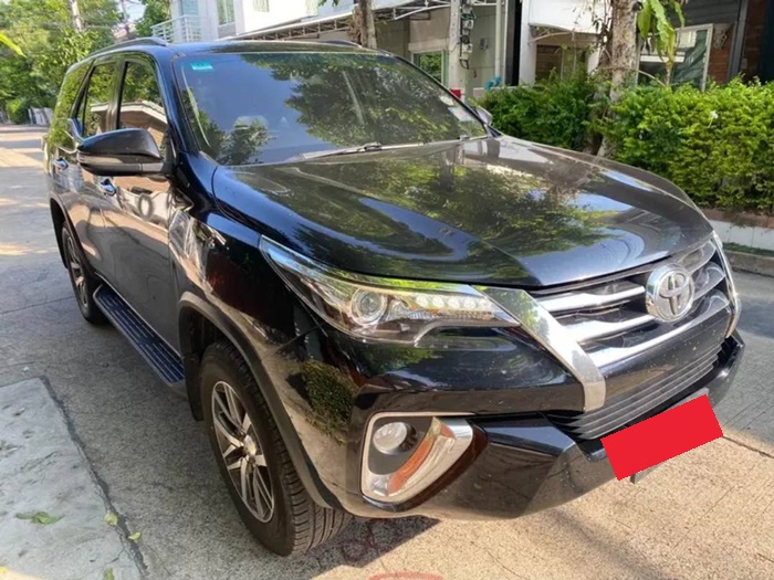 TOYOTA Fortuner