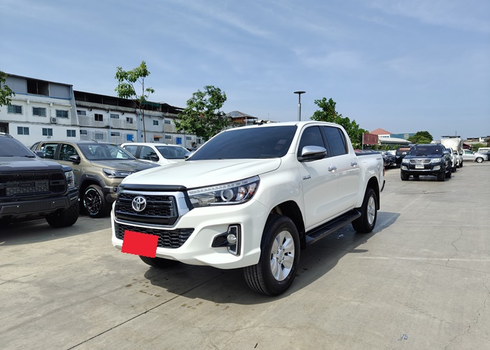 TOYOTA Hilux