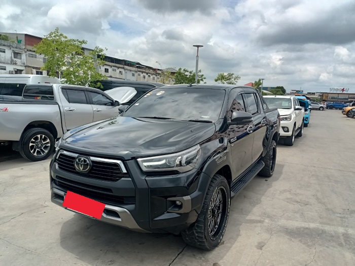 TOYOTA Hilux