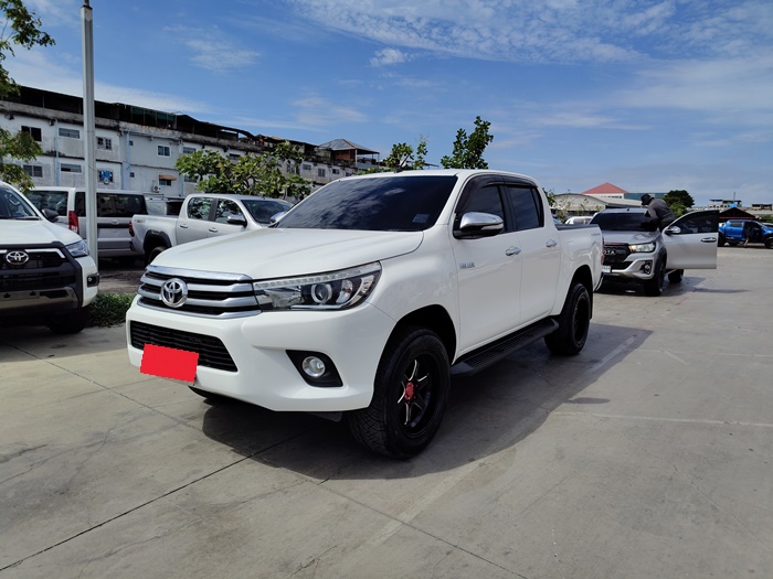 TOYOTA Hilux