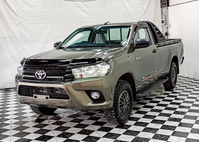 TOYOTA Hilux