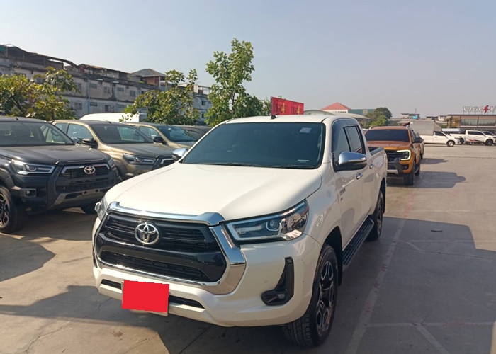 TOYOTA Hilux