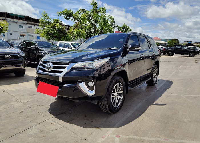 TOYOTA Fortuner