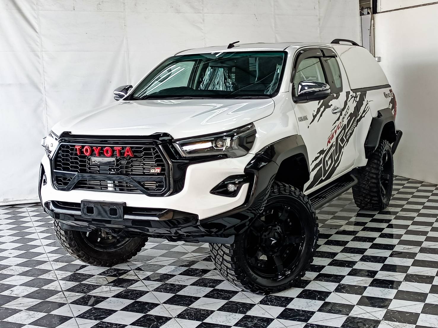 TOYOTA Hilux