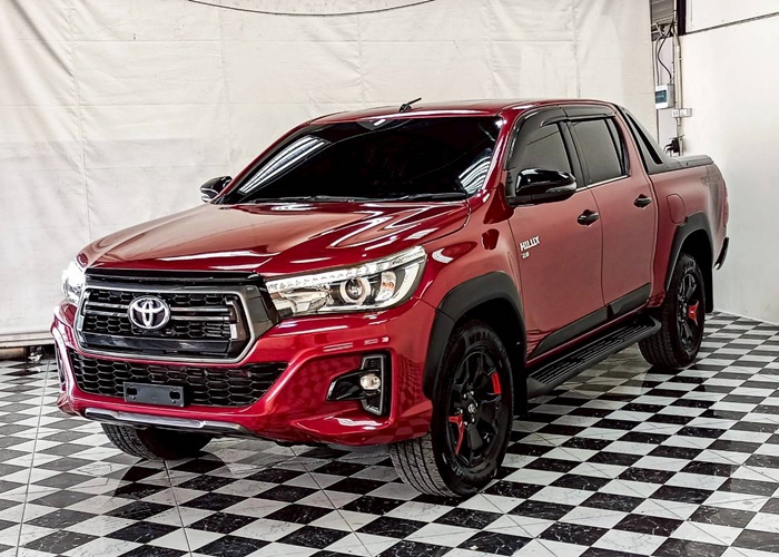 TOYOTA Hilux