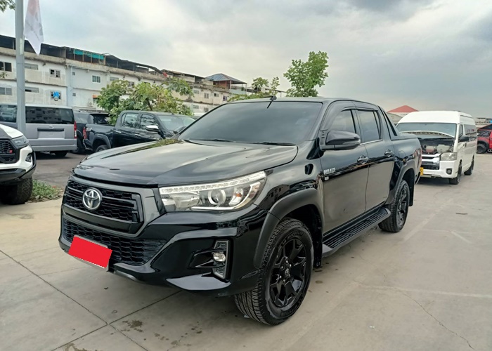 TOYOTA Hilux