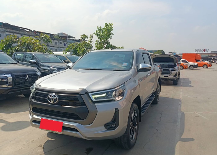 TOYOTA Hilux