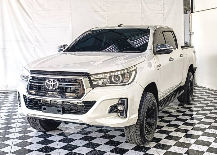 TOYOTA Hilux