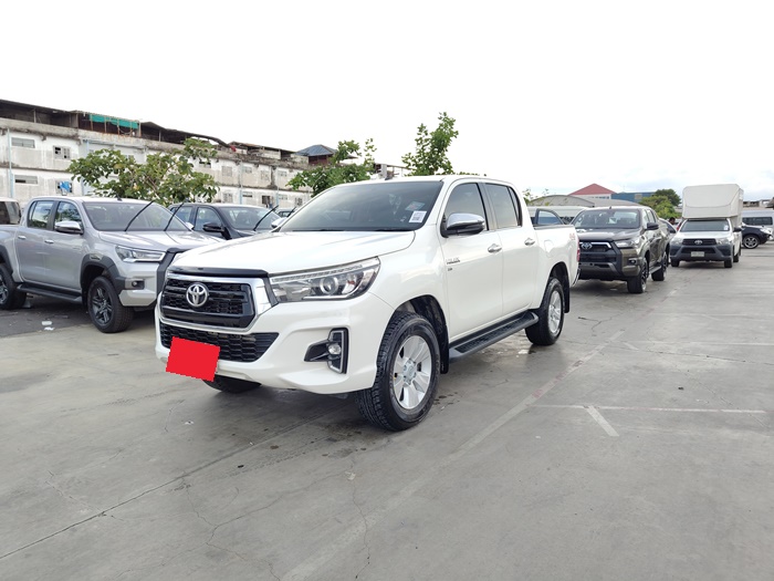 TOYOTA Hilux