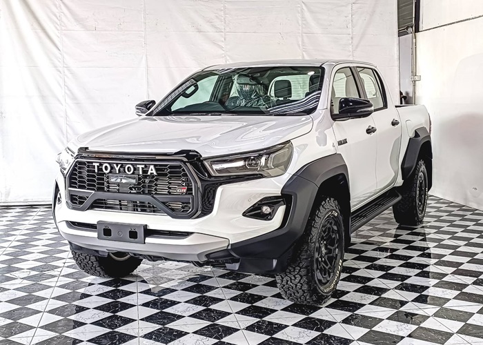 TOYOTA Hilux