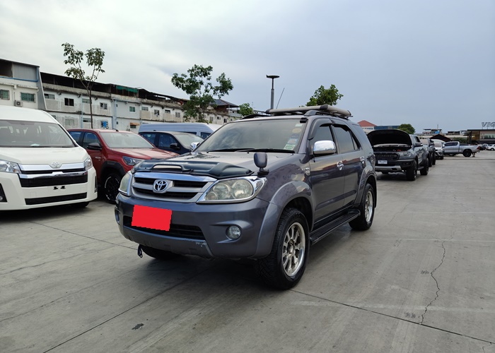 TOYOTA Fortuner