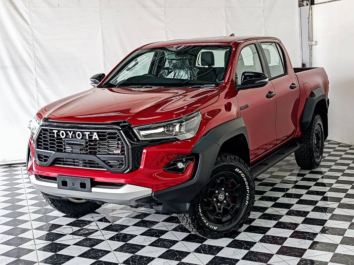 TOYOTA Hilux