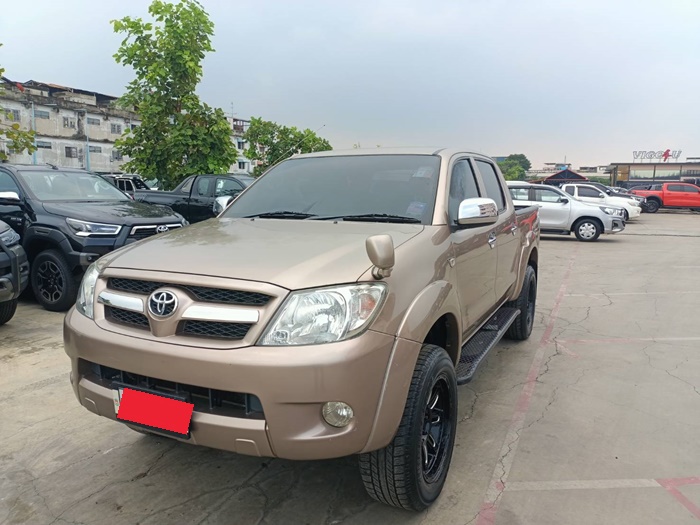 TOYOTA Hilux