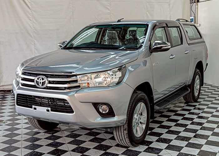 TOYOTA Hilux