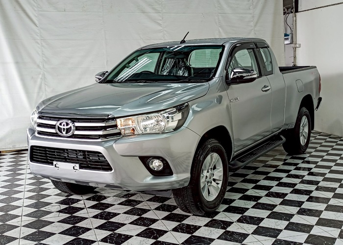TOYOTA Hilux