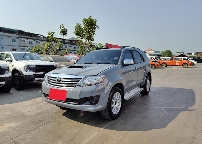 TOYOTA Fortuner