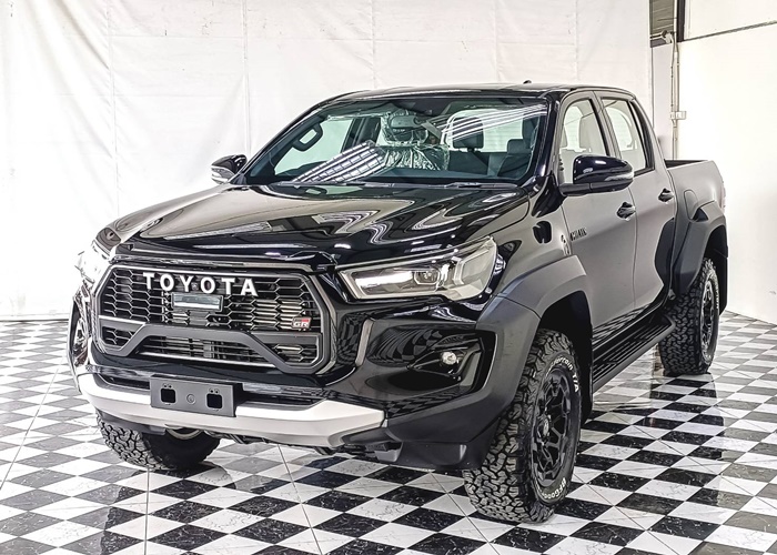 TOYOTA Hilux