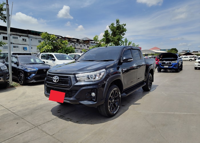 TOYOTA Hilux