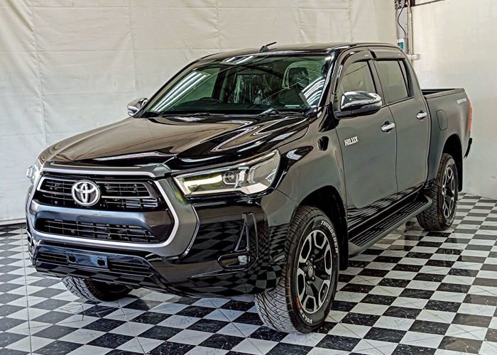 TOYOTA Hilux