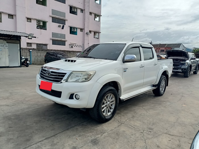 TOYOTA Hilux