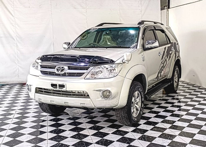 TOYOTA Fortuner