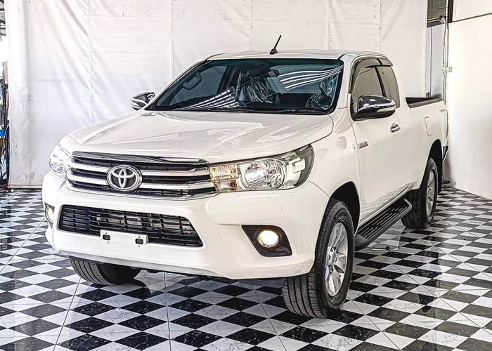 TOYOTA Hilux