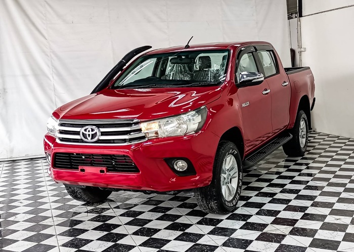 TOYOTA Hilux