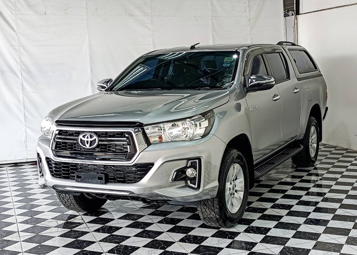 TOYOTA Hilux