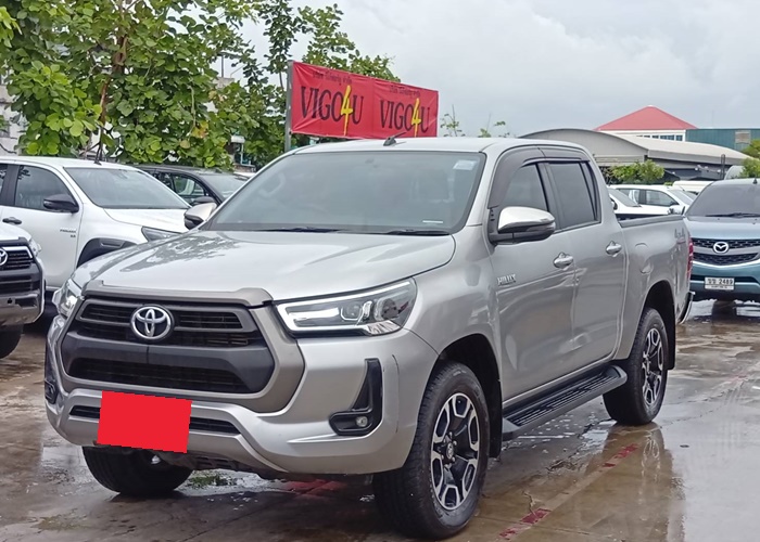 TOYOTA Hilux