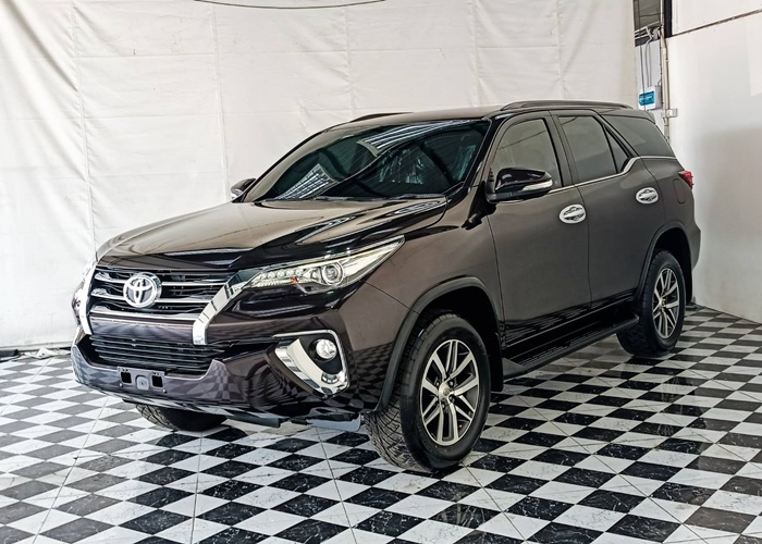 TOYOTA Fortuner