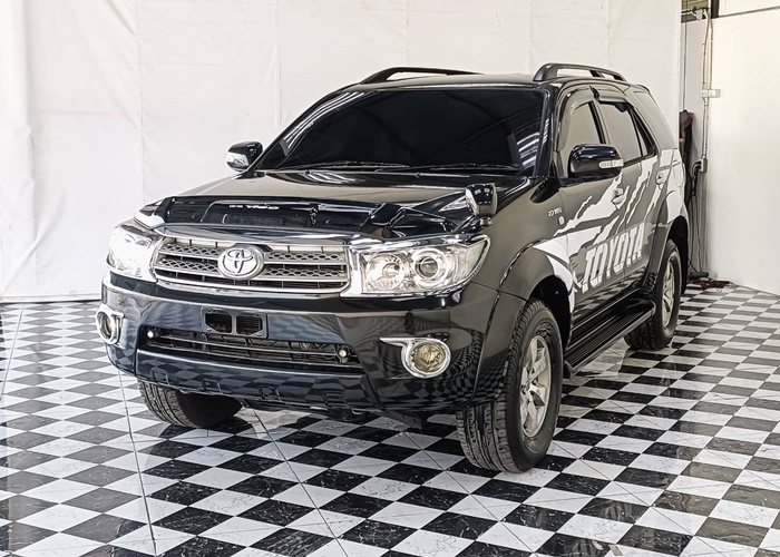 TOYOTA Fortuner