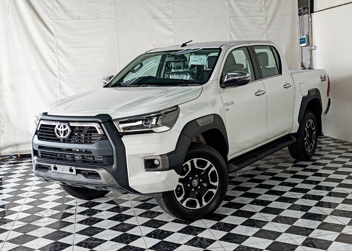 TOYOTA Hilux