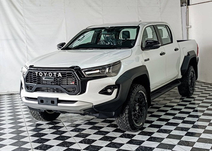 TOYOTA Hilux