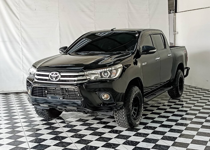 TOYOTA Hilux