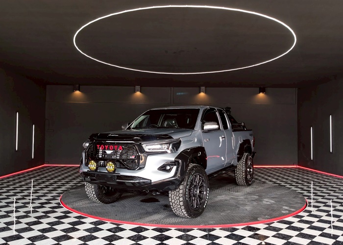 TOYOTA Hilux