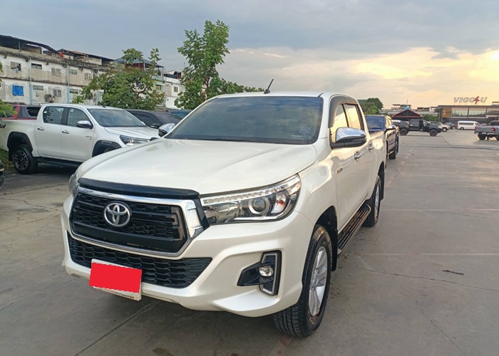 TOYOTA Hilux